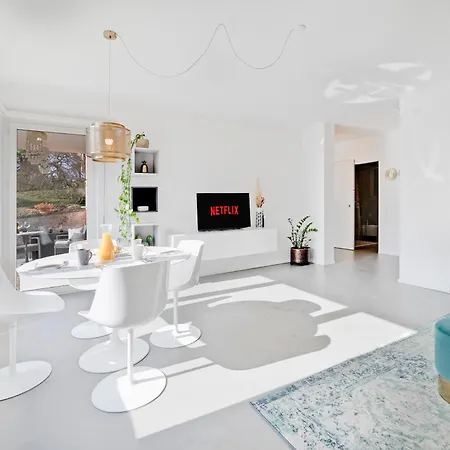 Relax With View & Private Parking *