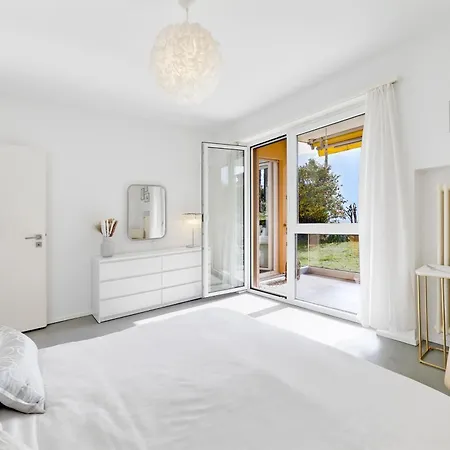 Relax With View & Private Parking Apartman *